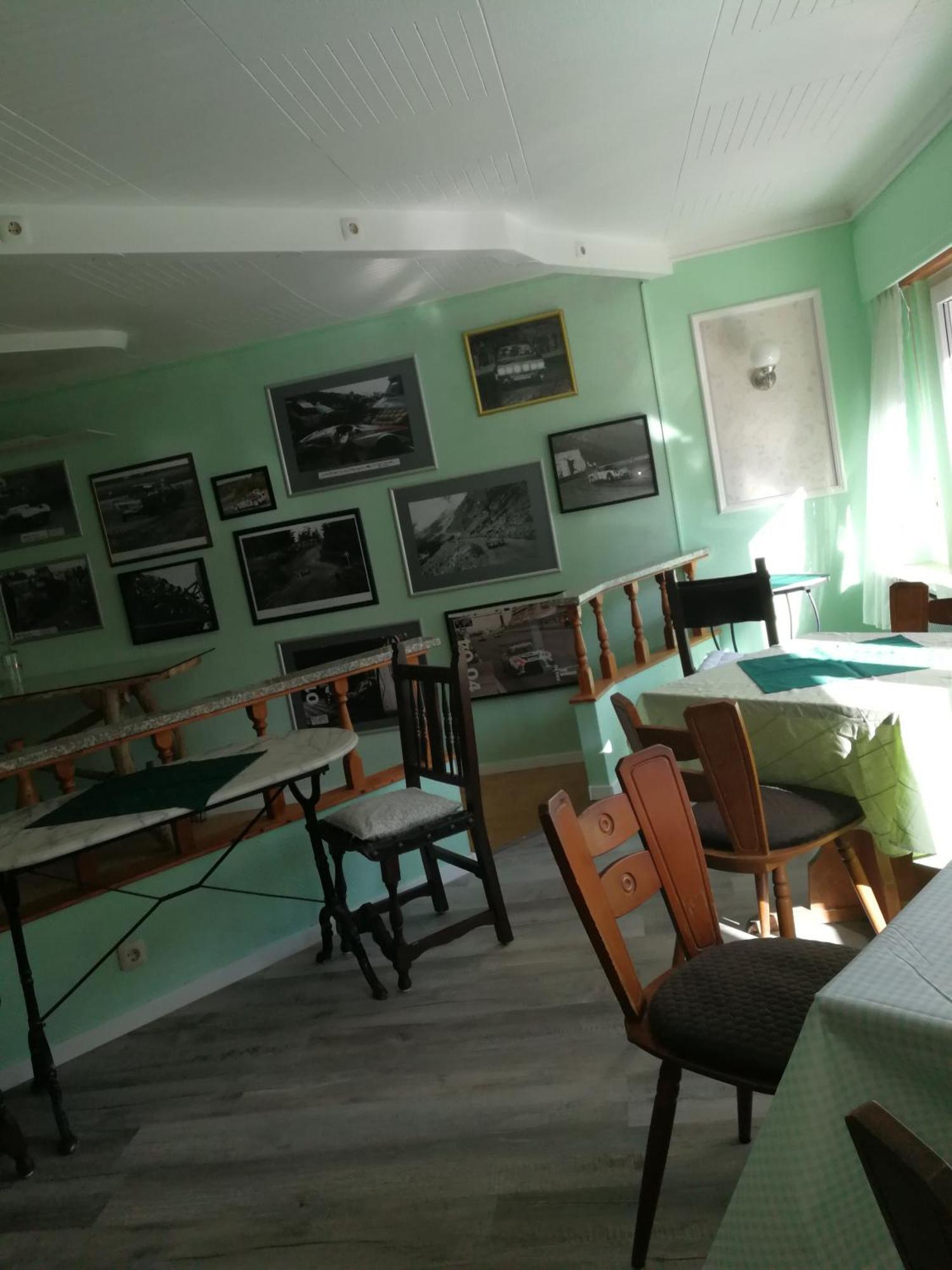 Gaestehaus Fuchsroehre Welcherath エクステリア 写真